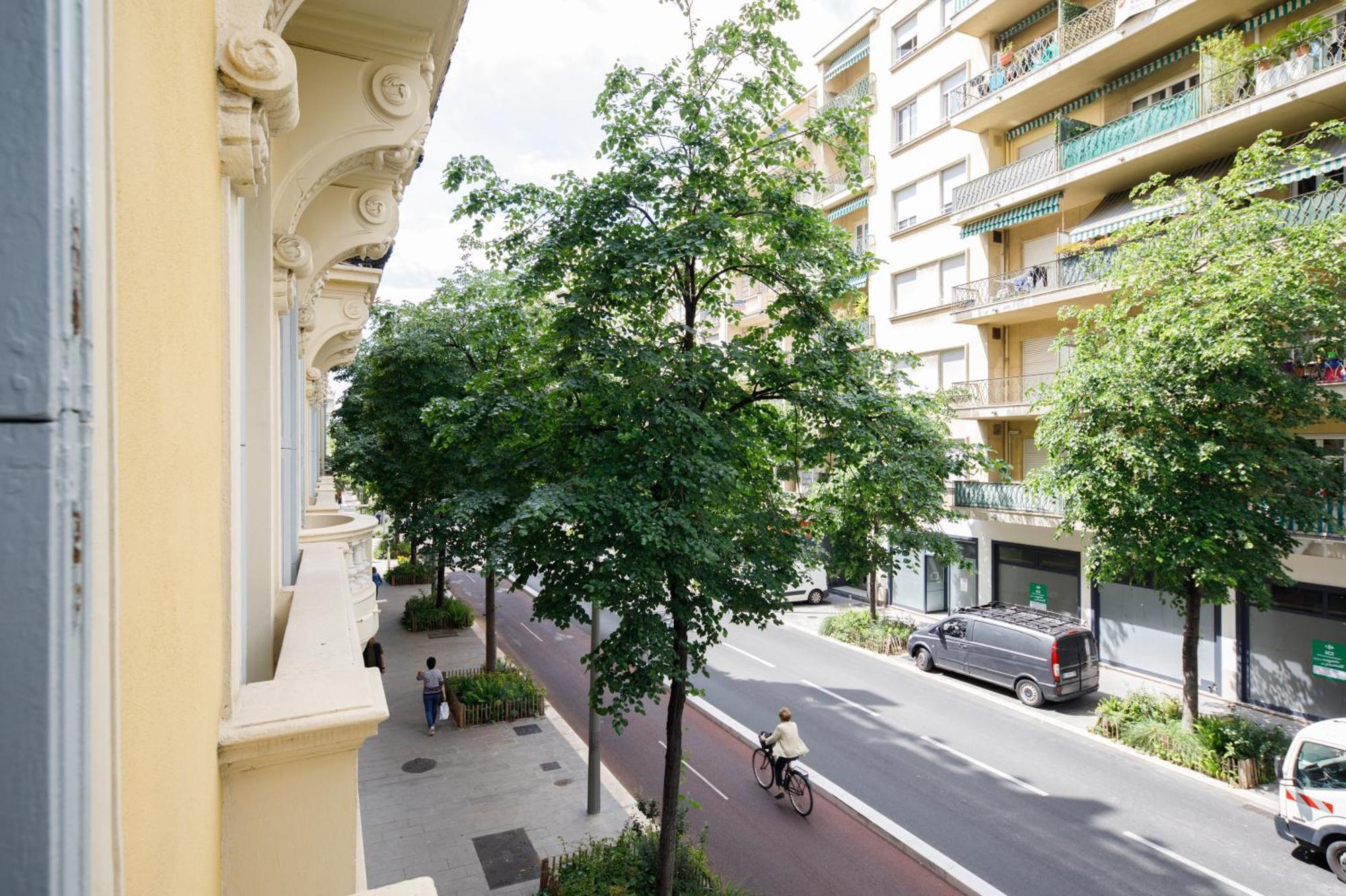 Prestige Designer Apartment, Super *